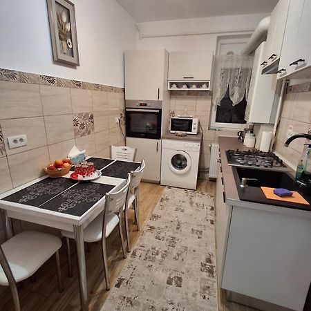 Apartament Ultra Central Marly Gura Humorului Exterior foto