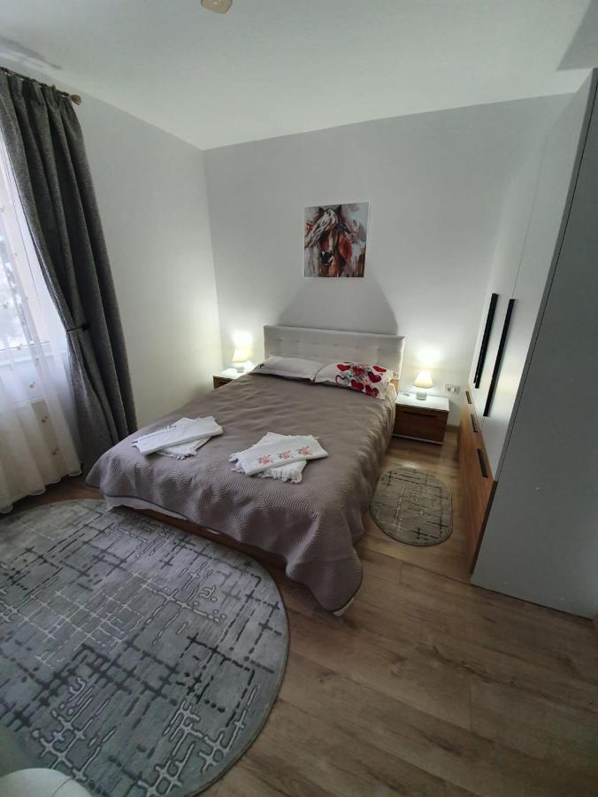 Apartament Ultra Central Marly Gura Humorului Exterior foto